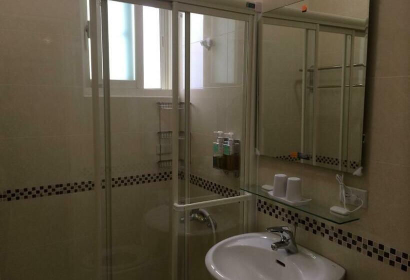 اتاق استاندارد چهار تخته, Dragon House B&b