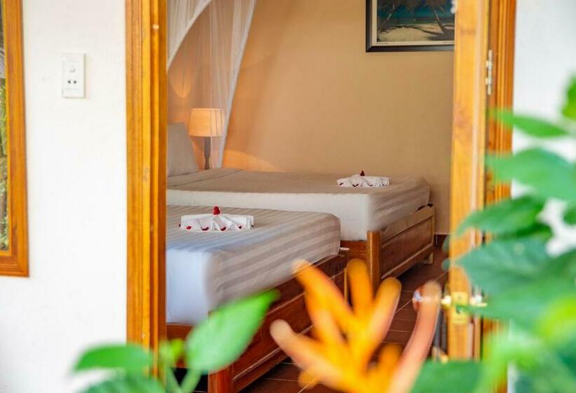 بنگله خانوادگی, La Casa Resort