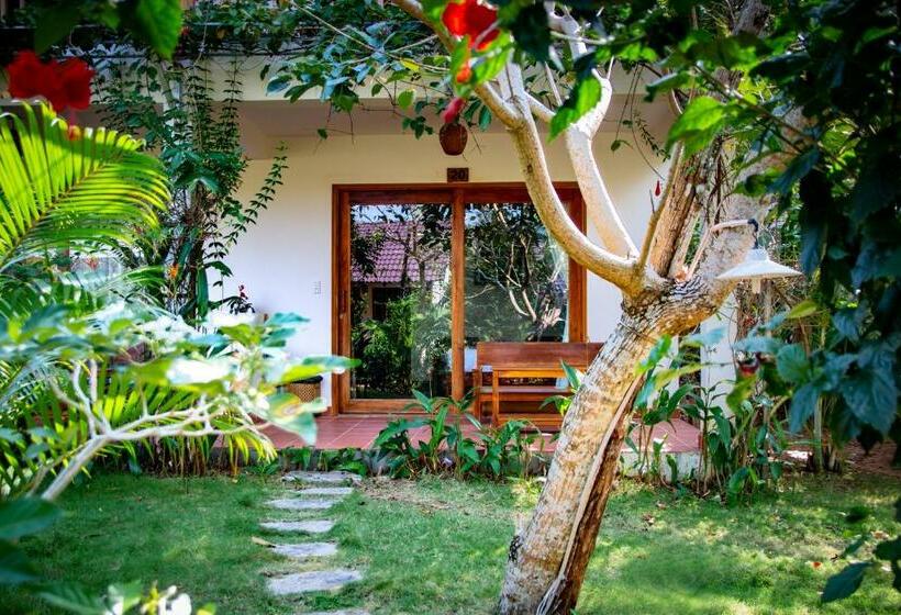 اتاق سوپریور با چشم‌انداز باغ, La Casa Resort