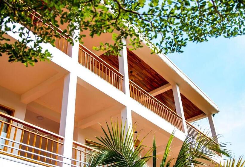 اتاق سوپریور با چشم‌انداز باغ, La Casa Resort