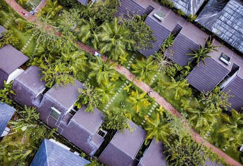 اتاق سوپریور با چشم‌انداز باغ, La Casa Resort