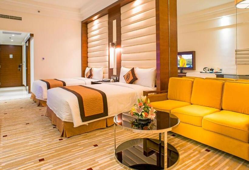 اتاق لوکس با چشم‌انداز دریا, Royal Halong