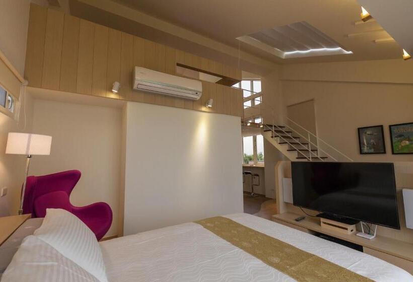 سوییت خانوادگی, I Leisure B&b