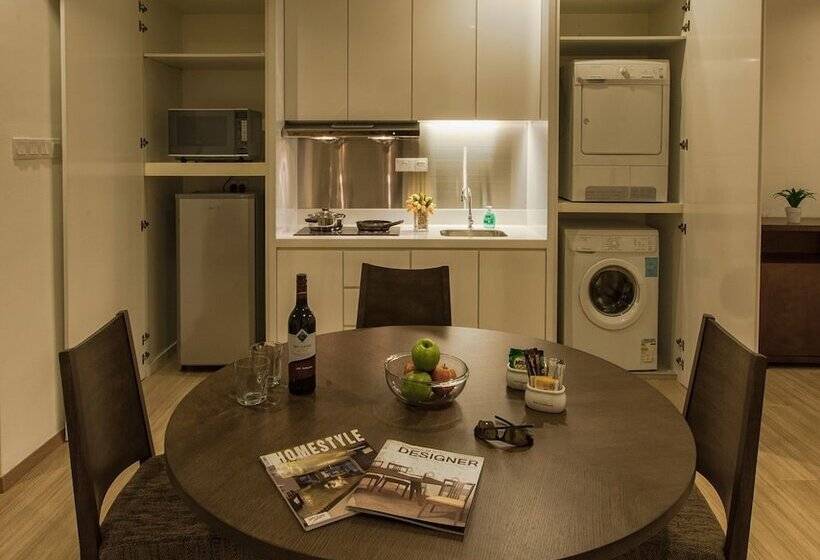 Люкс Кровать Кинг, Luxfort 118 Service Suites