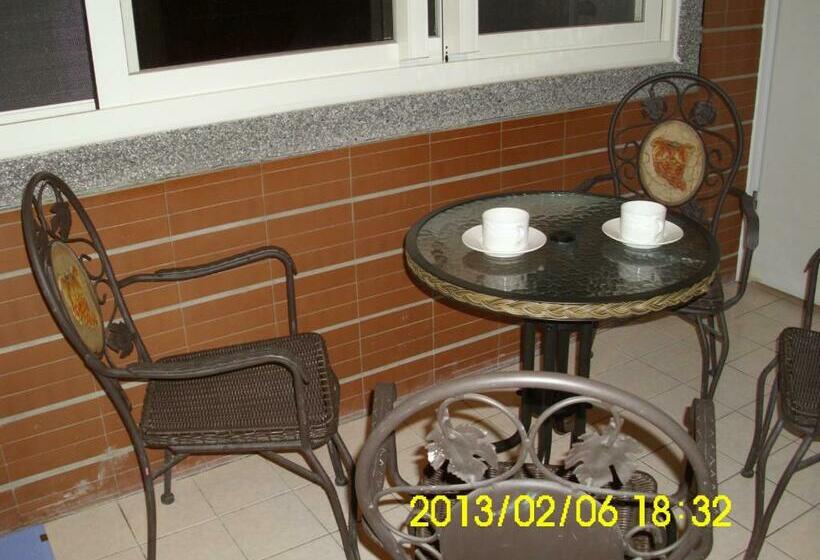 اتاق استاندارد چهار تخته, Xinchuan B&b