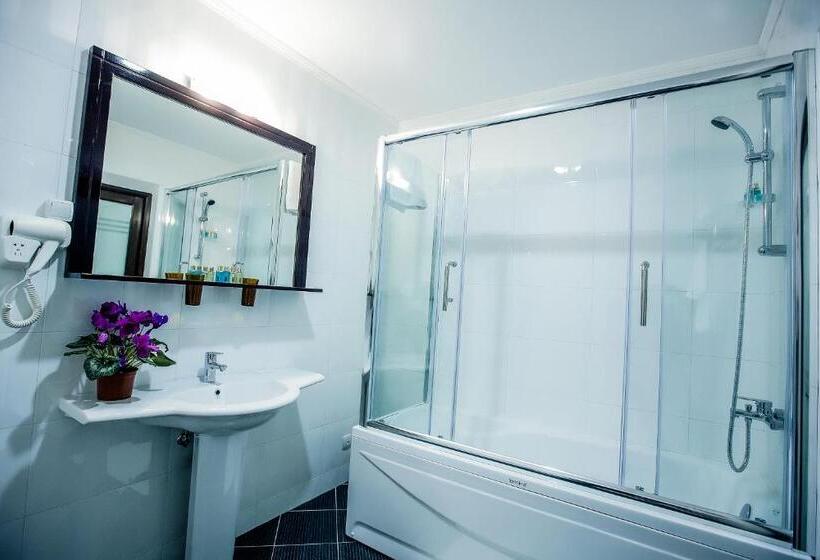 سوییت لوکس, Aria Hotel Chisinau