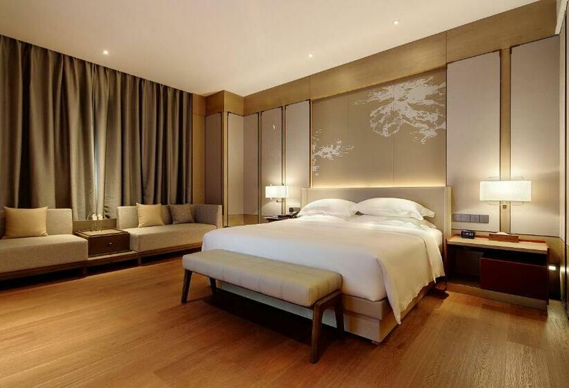 Номер Executive Кровать Кинг, Dongguan Dongcheng International Hotel   Free Shuttle Bus To Canton Fair Exhibition Center During Ca