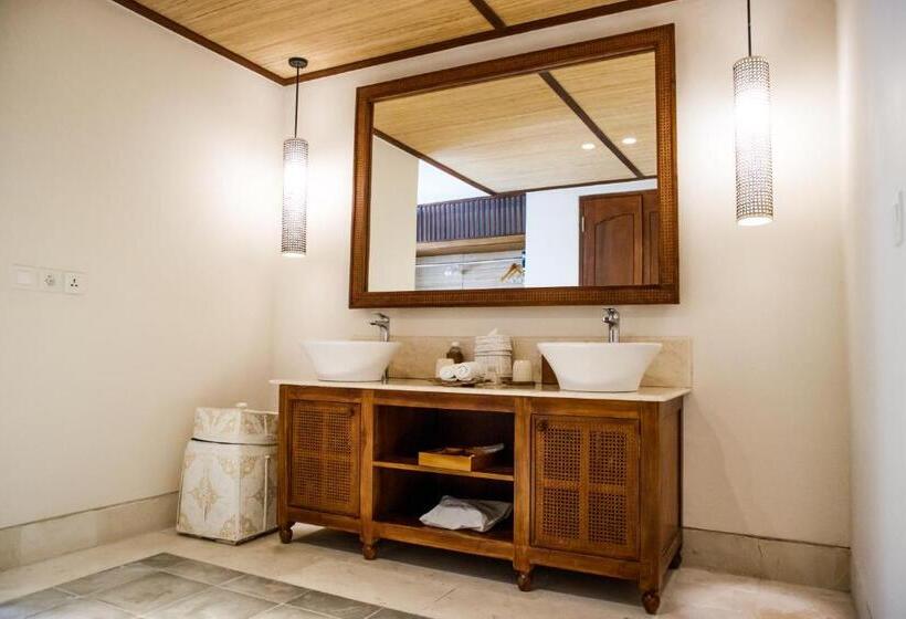Люкс с гидромассажем, Visesa Ubud Resort