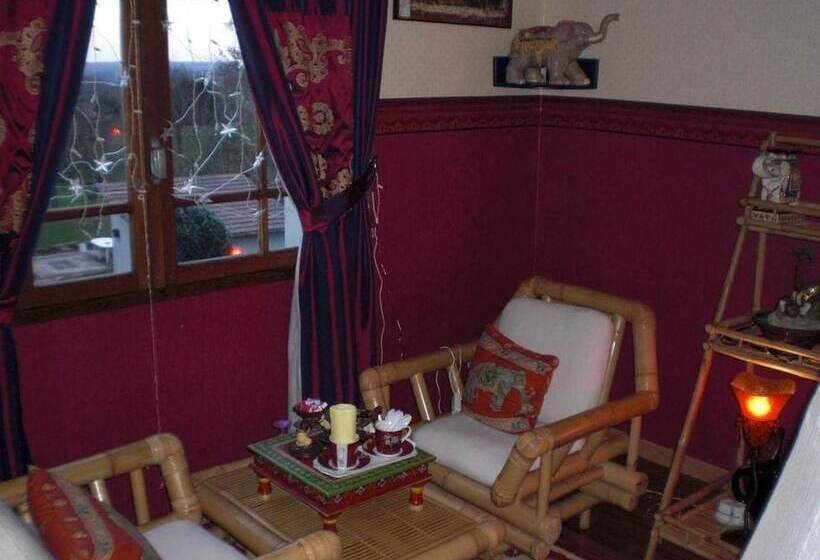 Номер Стандарт Трехместный, Chambres D Hotes La Maison Bleue