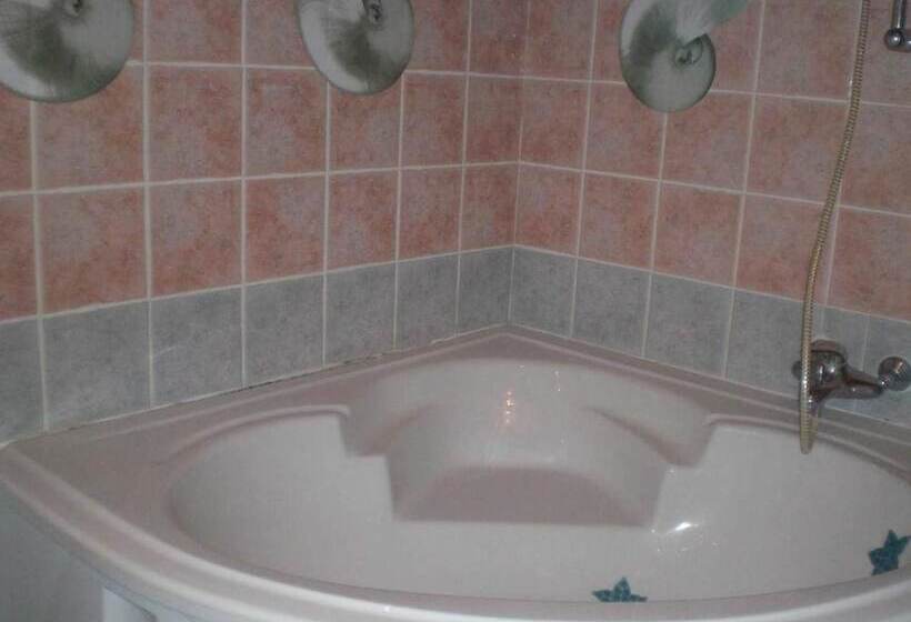 Quarto Triplo Estandar, Chambres D Hotes La Maison Bleue
