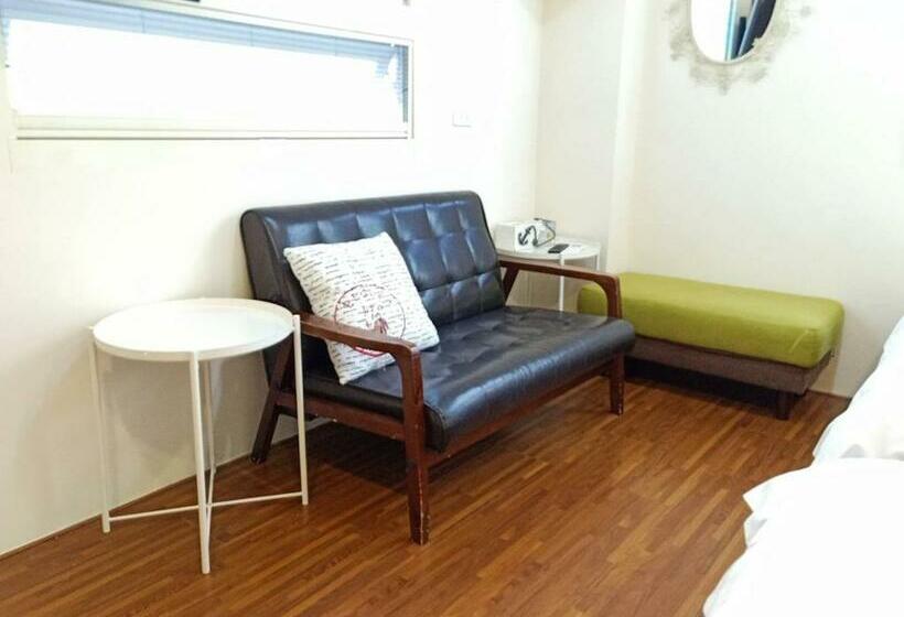 اتاق استاندارد چهار تخته, Honey B&b