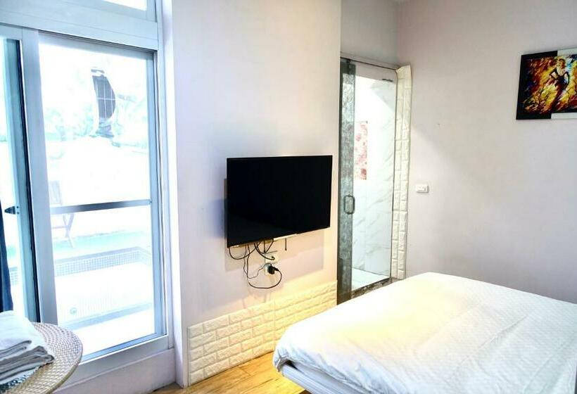 اتاق استاندارد با چشم‌انداز استخر, I Sea B&b