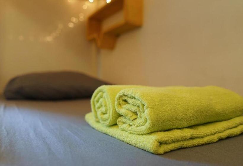 تختخواب در اتاق مشترک, Vietdream Hostel