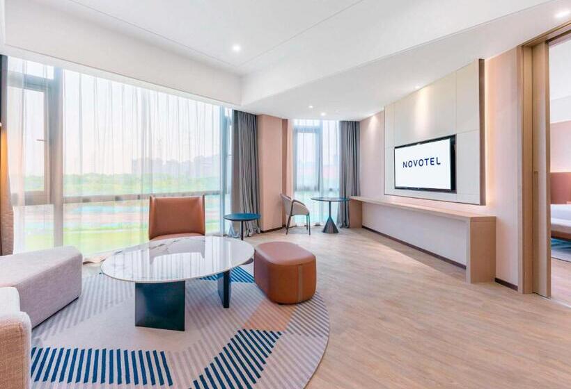 Люкс Deluxe Кровать Кинг, Novotel Nantong Development Zone