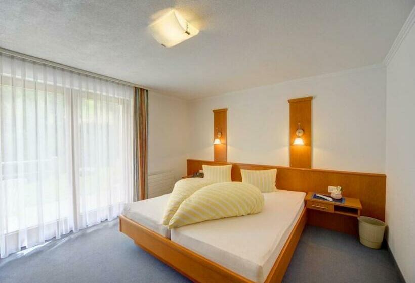 Номер Стандарт с Балконом, Soliva Hotel & Apartments