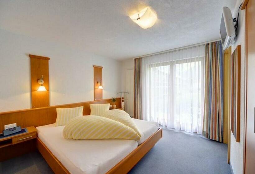 Номер Стандарт с Балконом, Soliva Hotel & Apartments