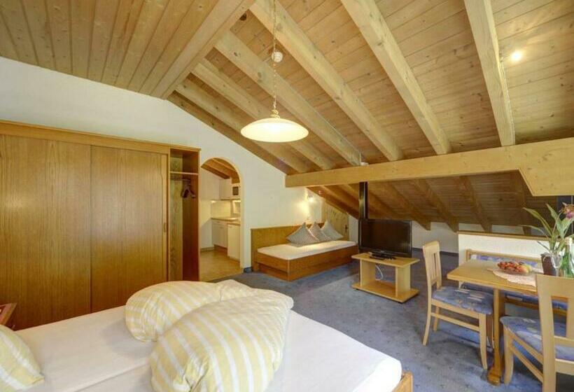 Студио Стандарт с Балконом, Soliva Hotel & Apartments