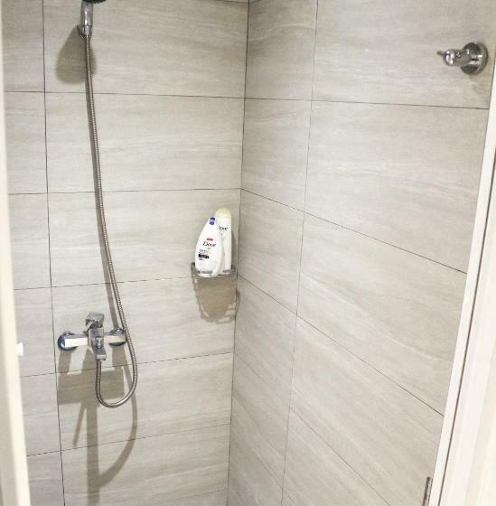 اتاق استاندارد سه تخته با سرویس بهداشتی مشترک, 4plus Hostel