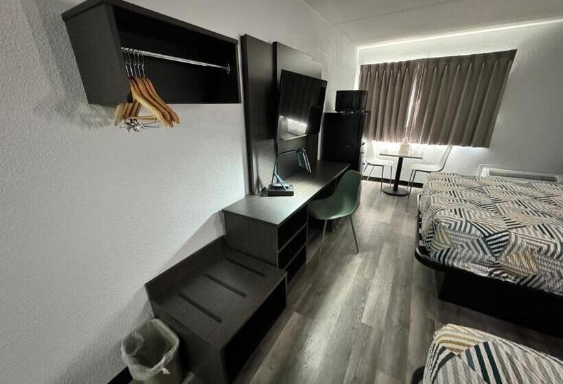 带大床的豪华间, Studio 6 Suites East Syracuse Airport