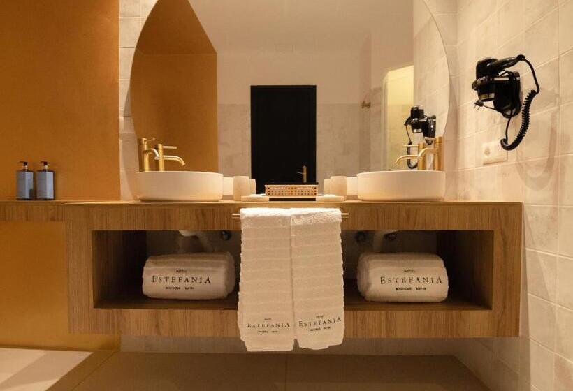 سوییت لوکس, Estefania Boutique Suites