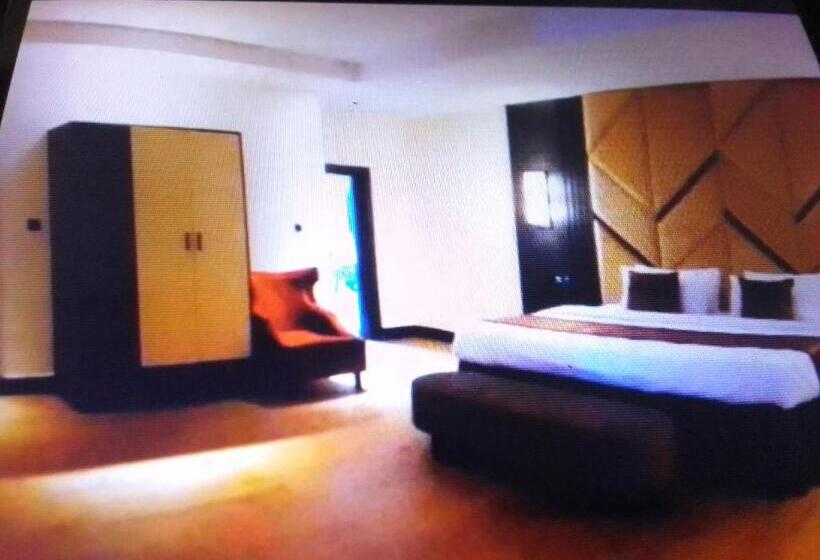 سوییت اجرایی, Villa Toscana Luxe