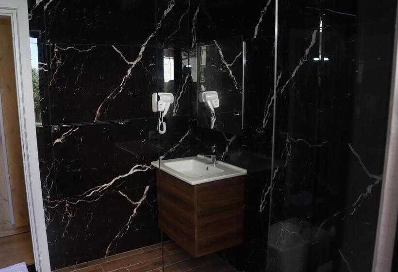 패밀리 스위트, Relax Inn Hotel Durres