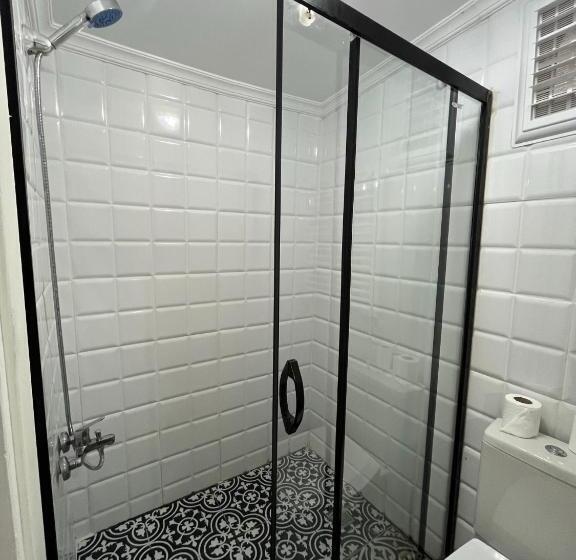 Трехместный Номер Стандарт Вид на Сад, Taksim Nikea Suites 80