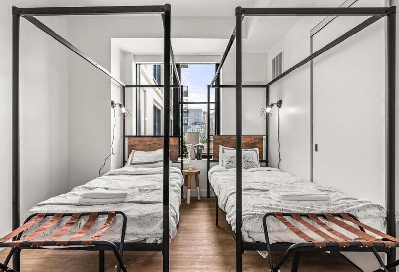 이코노미 룸, 424les House