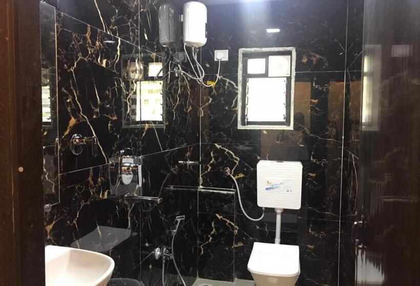 Номер Deluxe, Navnath Inn   Taloja Midc