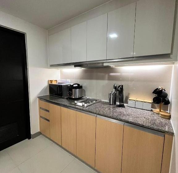 Апартаменты Superior 1 Спальня, Eastwood Global Plaza Luxury Residence