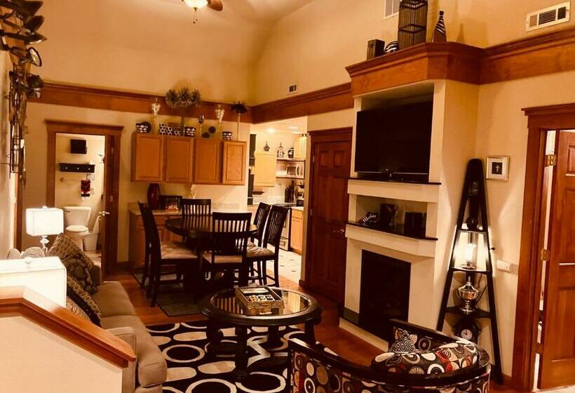 Апартаменты 1 Спальня, All Seasons Inn