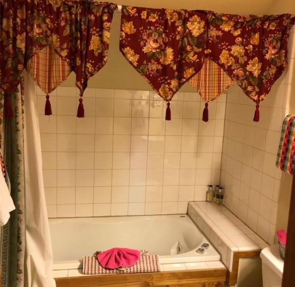 Family Suite, All Seasons Inn