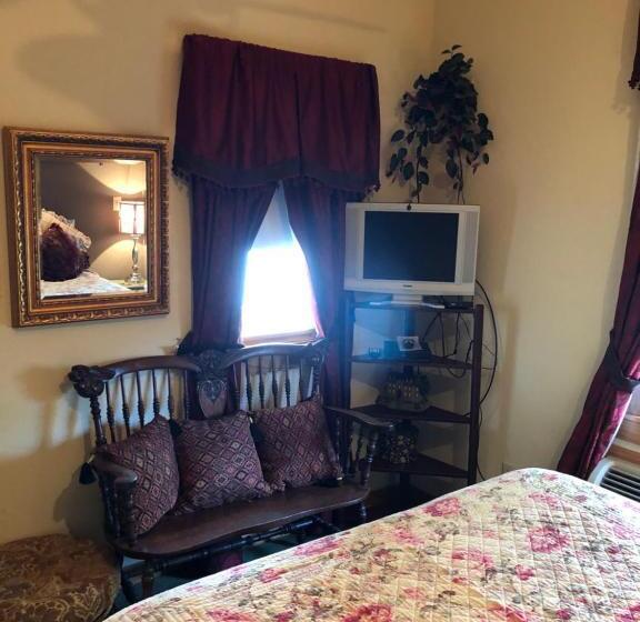 Люкс 2 Спальни, All Seasons Inn