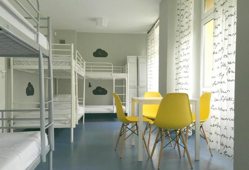 Кровать в Общей Комнате, Cloud Hostel