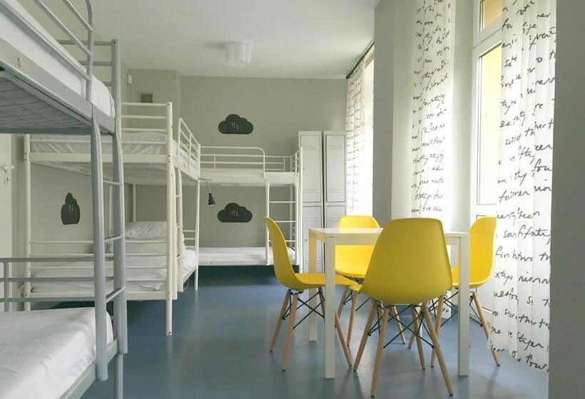 Кровать в Общей Комнате, Cloud Hostel