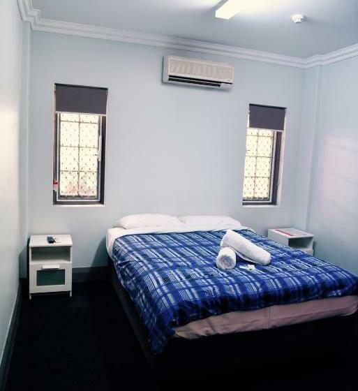 스탠다드 룸, The Emperors Crown Hostel