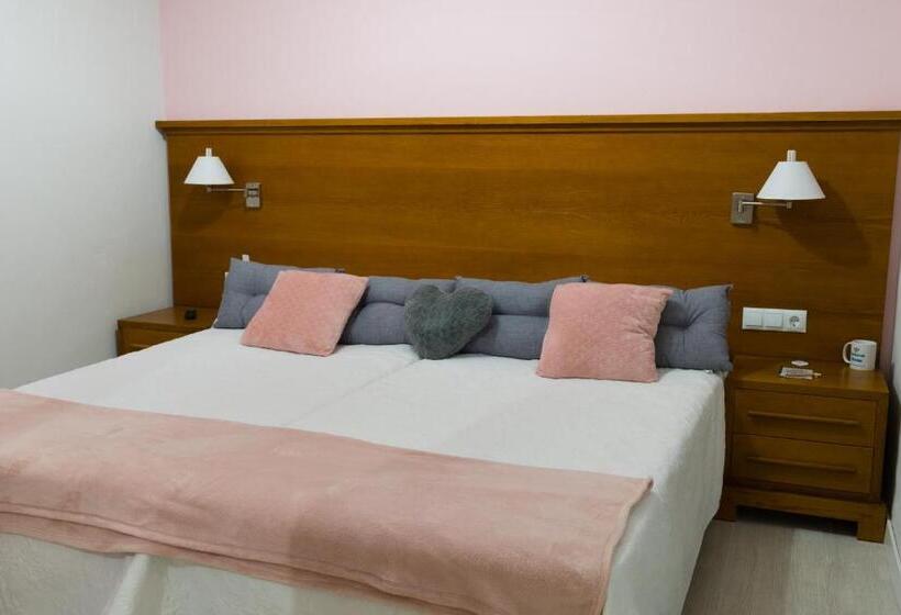 Quarto Familiar, Hostal Imperial