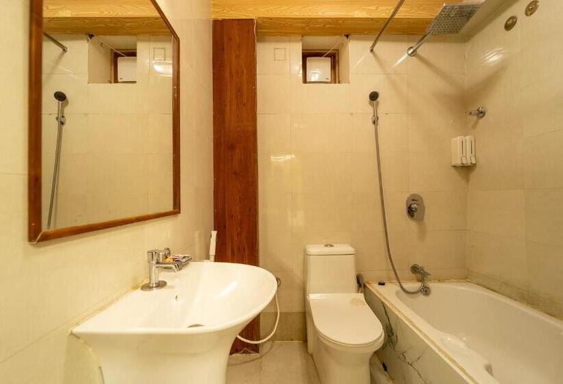 Номер Deluxe Кровать Кинг, Seasons Suites   Koramangala