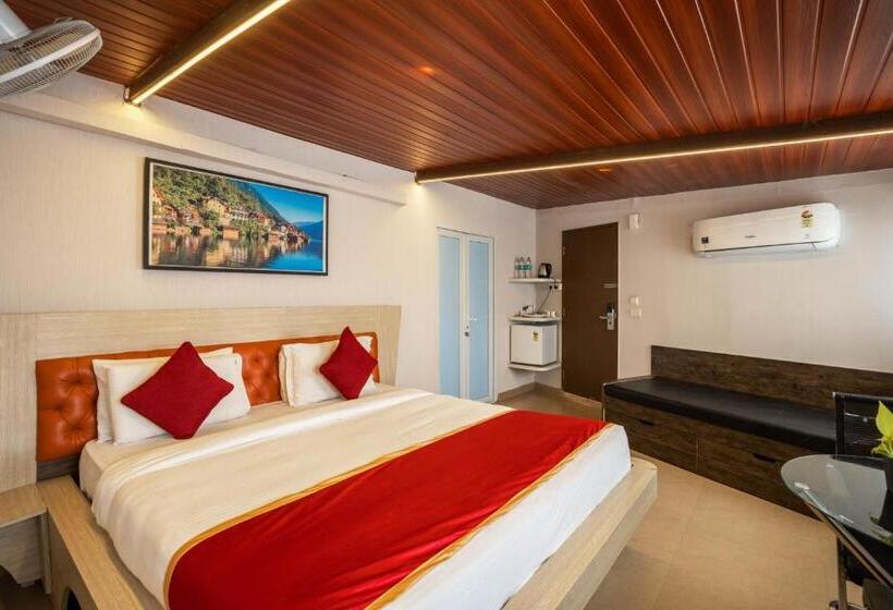 Номер Стандарт Трехместный, Seasons Suites   Koramangala