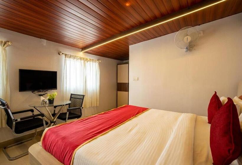 Семейный Номер, Seasons Suites   Koramangala