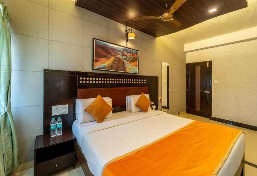 Апартаменты 2 Спальни, Seasons Suites   Koramangala