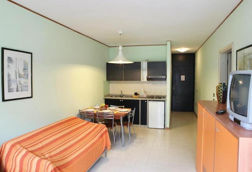 标准工作室带阳台, Isa   Studio 2 Beds In Residence With Swimming Pool Bed And Bath Linen Included