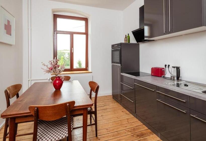 Номер Стандарт, Künstlerzimmer Im Kulturhaus Häselburg