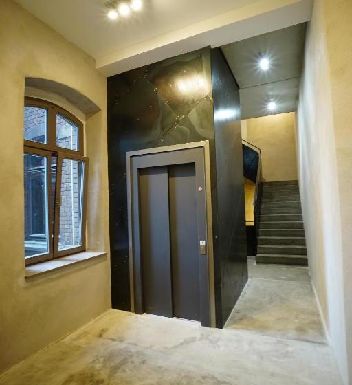 Люкс Повышенной Комфортности, Künstlerzimmer Im Kulturhaus Häselburg