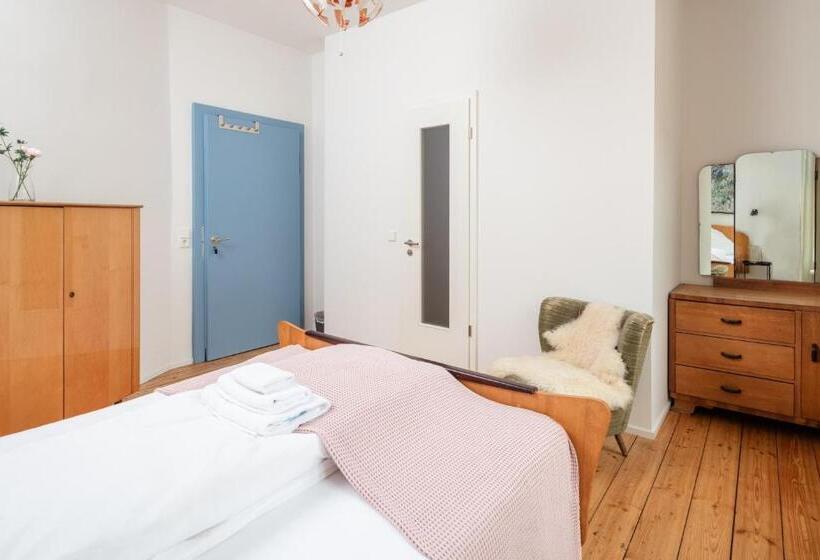 Номер Стандарт, Künstlerzimmer Im Kulturhaus Häselburg