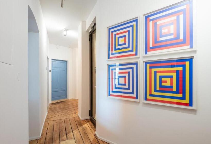 Студия Стандарт, Künstlerzimmer Im Kulturhaus Häselburg