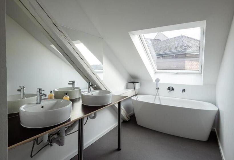 Люкс Повышенной Комфортности, Künstlerzimmer Im Kulturhaus Häselburg
