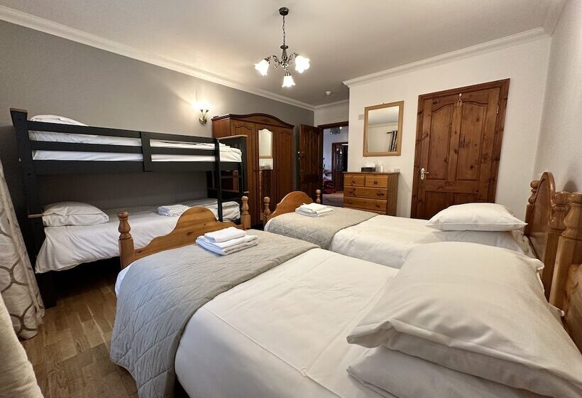 Семейный Номер, Malahide Guest Rooms