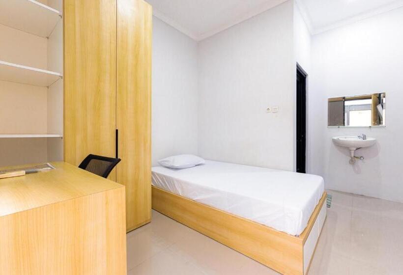 Номер Стандарт, D Twinz House Syariah Redpartner