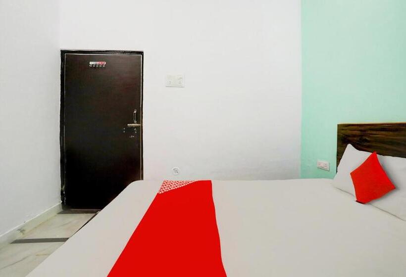 Трехместный Номер Классика, Oyo Flagship Hotel Bhagirathi